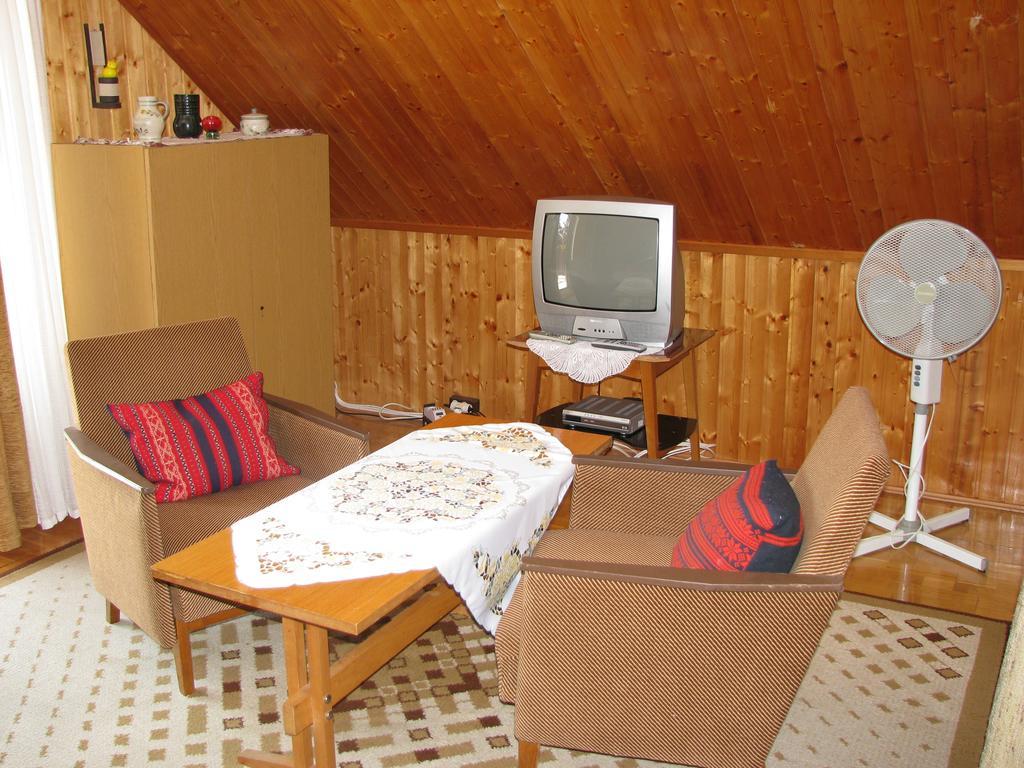 Otto Nyaralo Villa Révfülöp Exteriör bild